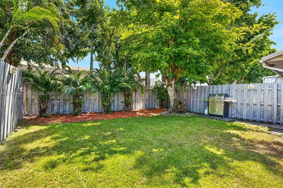 For Sale: $395,000 (2 beds, 2 baths, 1224 Square Feet)