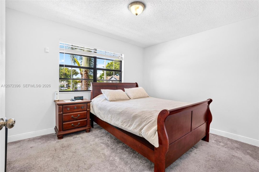 For Sale: $395,000 (2 beds, 2 baths, 1224 Square Feet)