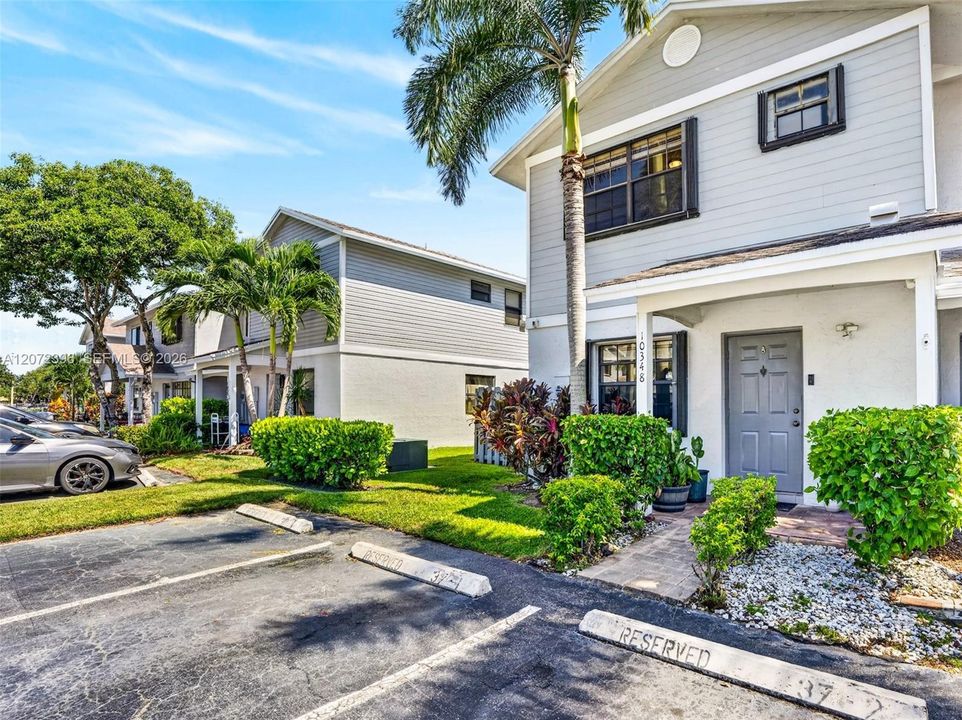 For Sale: $395,000 (2 beds, 2 baths, 1224 Square Feet)