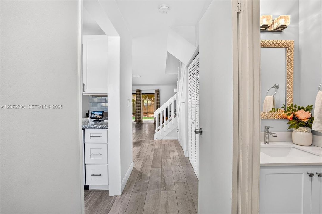 For Sale: $395,000 (2 beds, 2 baths, 1224 Square Feet)