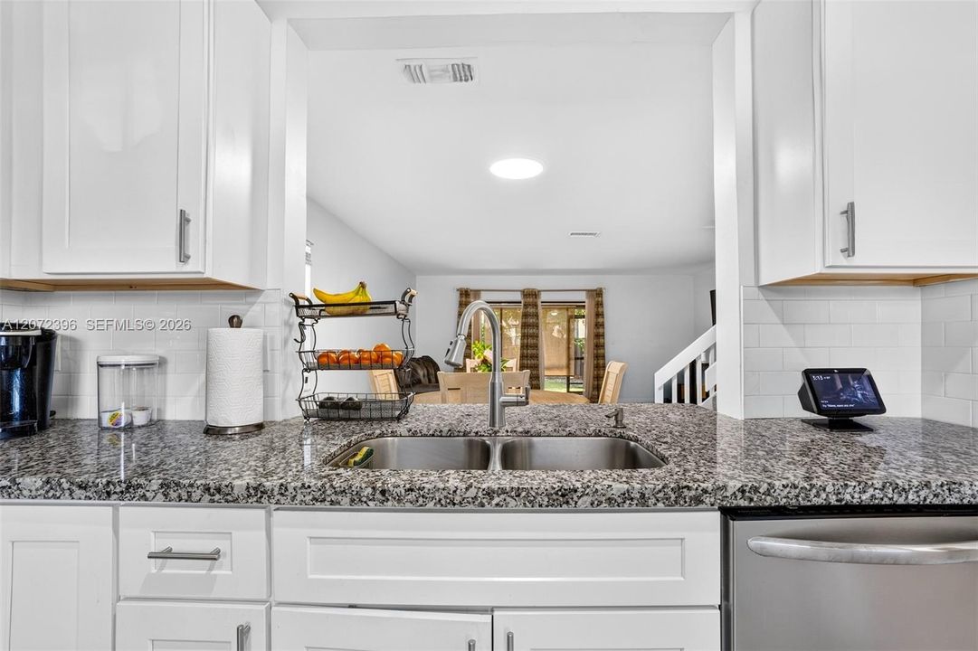 For Sale: $395,000 (2 beds, 2 baths, 1224 Square Feet)