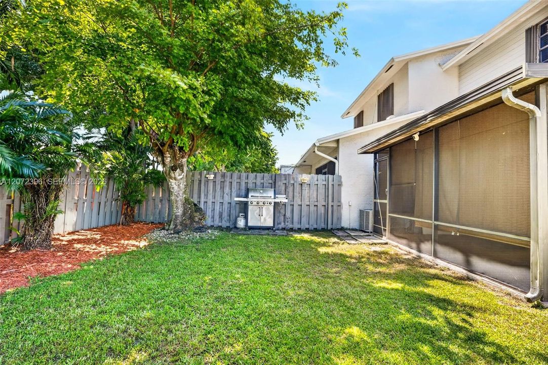 For Sale: $395,000 (2 beds, 2 baths, 1224 Square Feet)