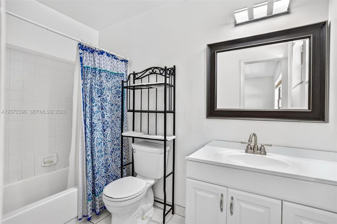 For Sale: $395,000 (2 beds, 2 baths, 1224 Square Feet)