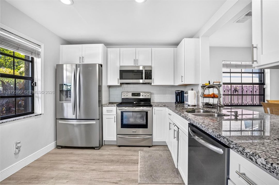For Sale: $395,000 (2 beds, 2 baths, 1224 Square Feet)