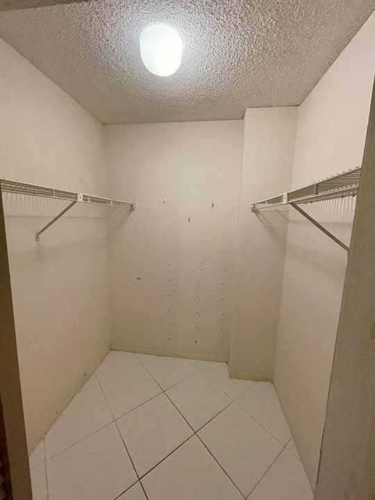 Walk-in Closet