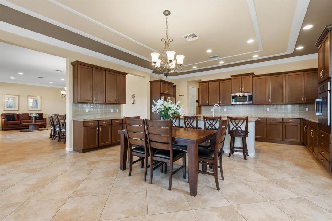 Eat in kitchen