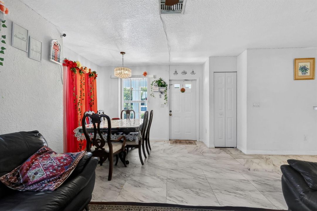 10-web-or-mls-F14A4829