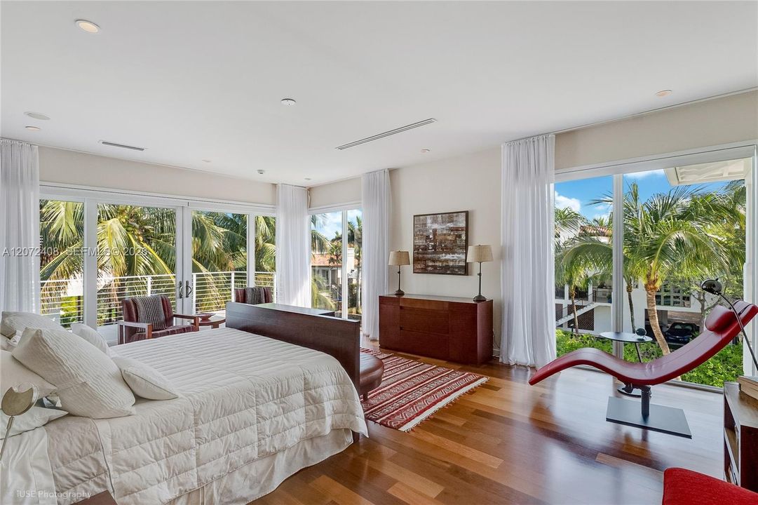 For Sale: $14,750,000 (6 beds, 6 baths, 9561 Square Feet)