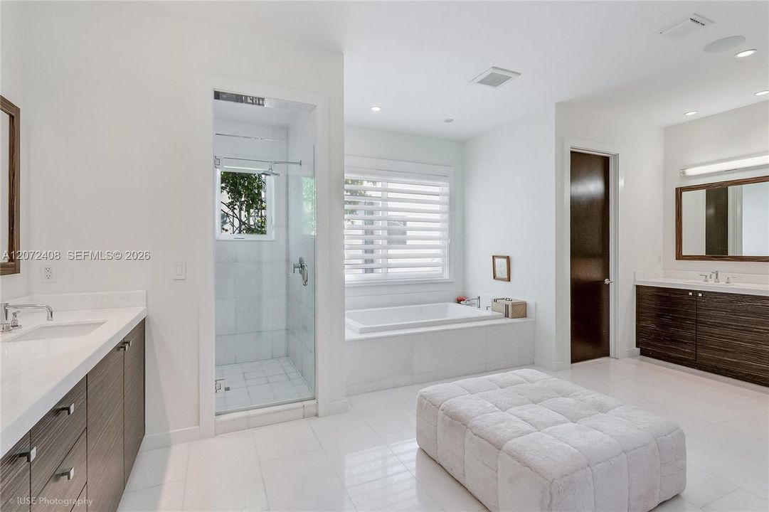 For Sale: $14,750,000 (6 beds, 6 baths, 9561 Square Feet)
