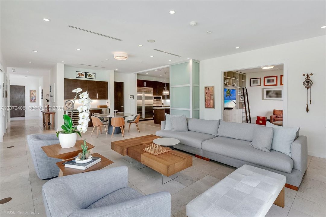 For Sale: $14,750,000 (6 beds, 6 baths, 9561 Square Feet)