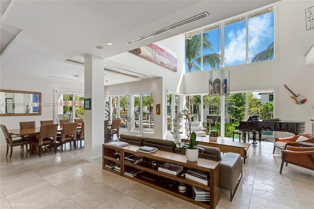 For Sale: $14,750,000 (6 beds, 6 baths, 9561 Square Feet)