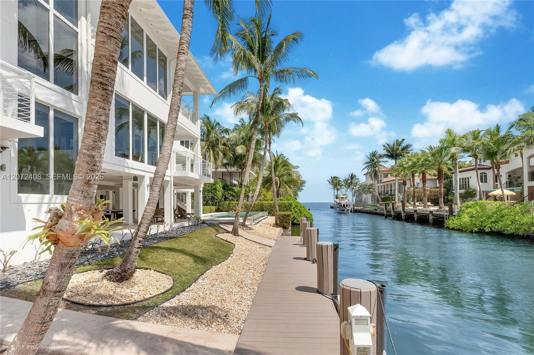 For Sale: $14,750,000 (6 beds, 6 baths, 9561 Square Feet)