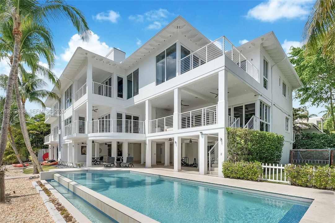 For Sale: $14,750,000 (6 beds, 6 baths, 9561 Square Feet)