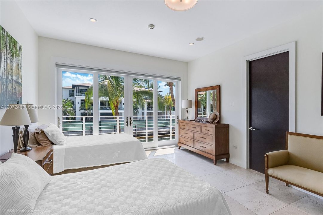 For Sale: $14,750,000 (6 beds, 6 baths, 9561 Square Feet)