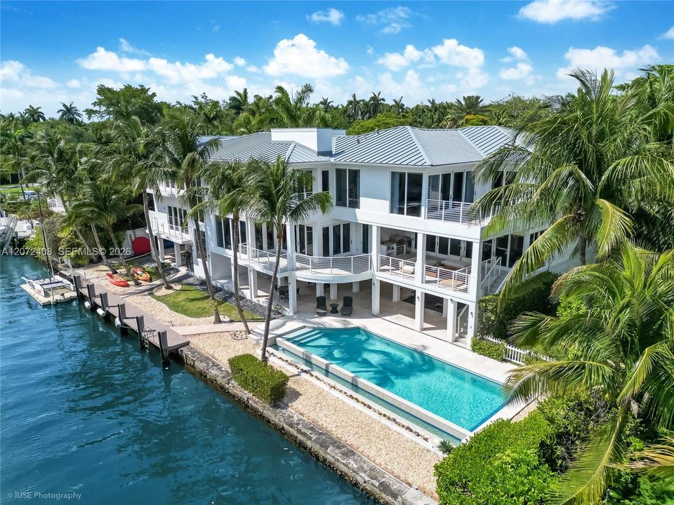 For Sale: $14,750,000 (6 beds, 6 baths, 9561 Square Feet)