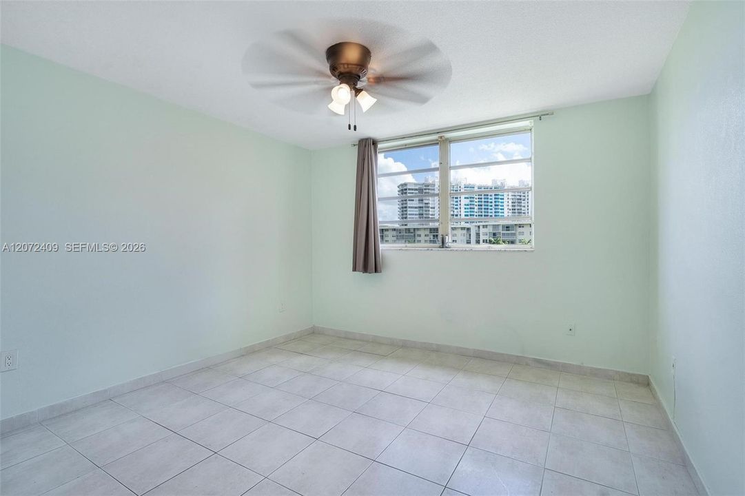 For Sale: $265,000 (2 beds, 2 baths, 1083 Square Feet)
