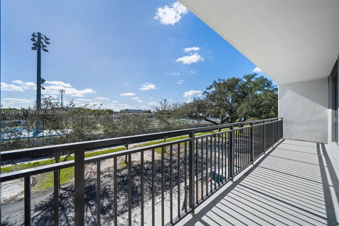 For Rent: $2,100 (1 beds, 1 baths, 632 Square Feet)
