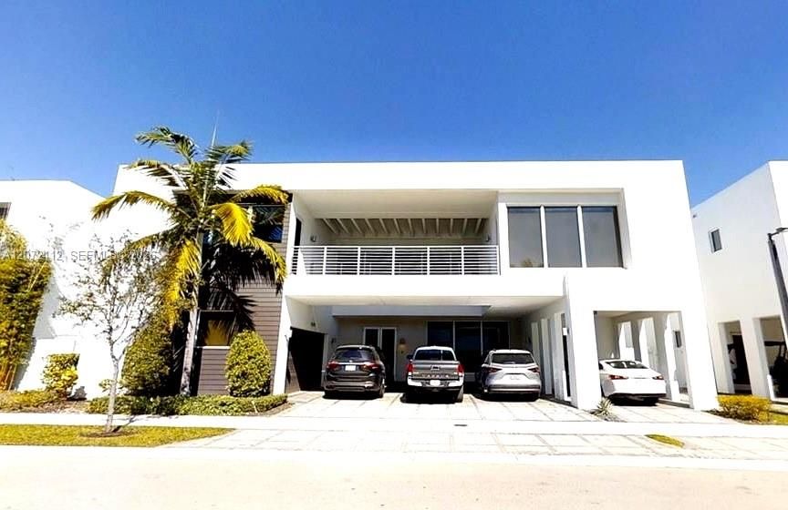 For Sale: $2,325,000 (6 beds, 7 baths, 4874 Square Feet)