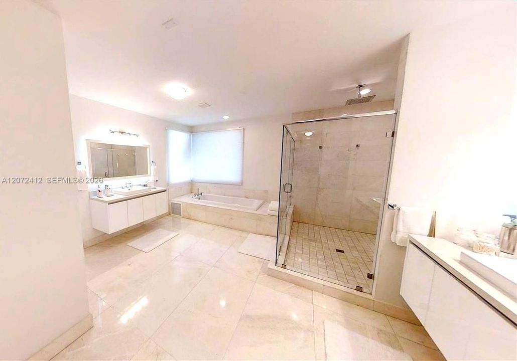 For Sale: $2,325,000 (6 beds, 7 baths, 4874 Square Feet)