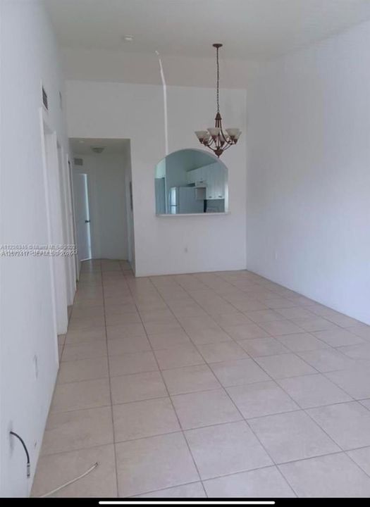 For Sale: $245,000 (2 beds, 2 baths, 815 Square Feet)