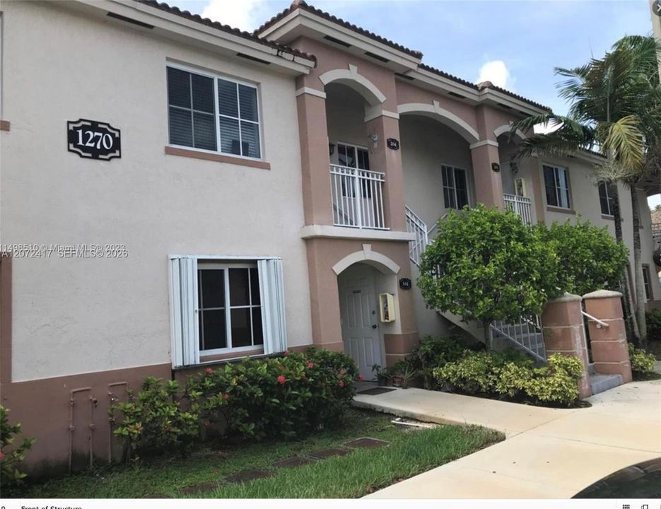 For Sale: $245,000 (2 beds, 2 baths, 815 Square Feet)