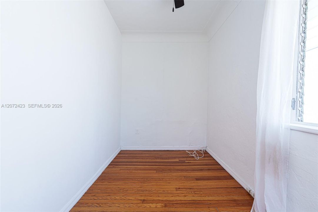 For Rent: $2,300 (1 beds, 1 baths, 640 Square Feet)