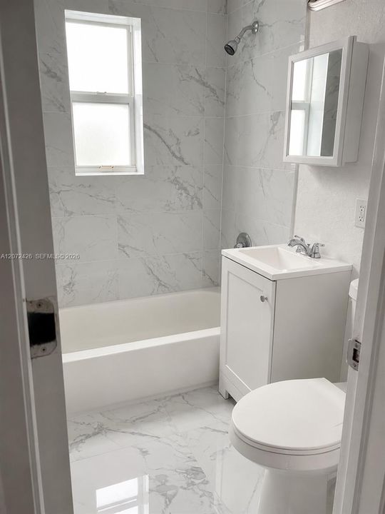 В аренду: $2,300 (2 спален, 1 ванн, 930 Квадратных фут)