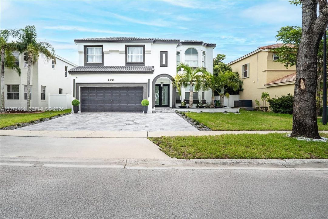 For Sale: $899,000 (4 beds, 3 baths, 3184 Square Feet)