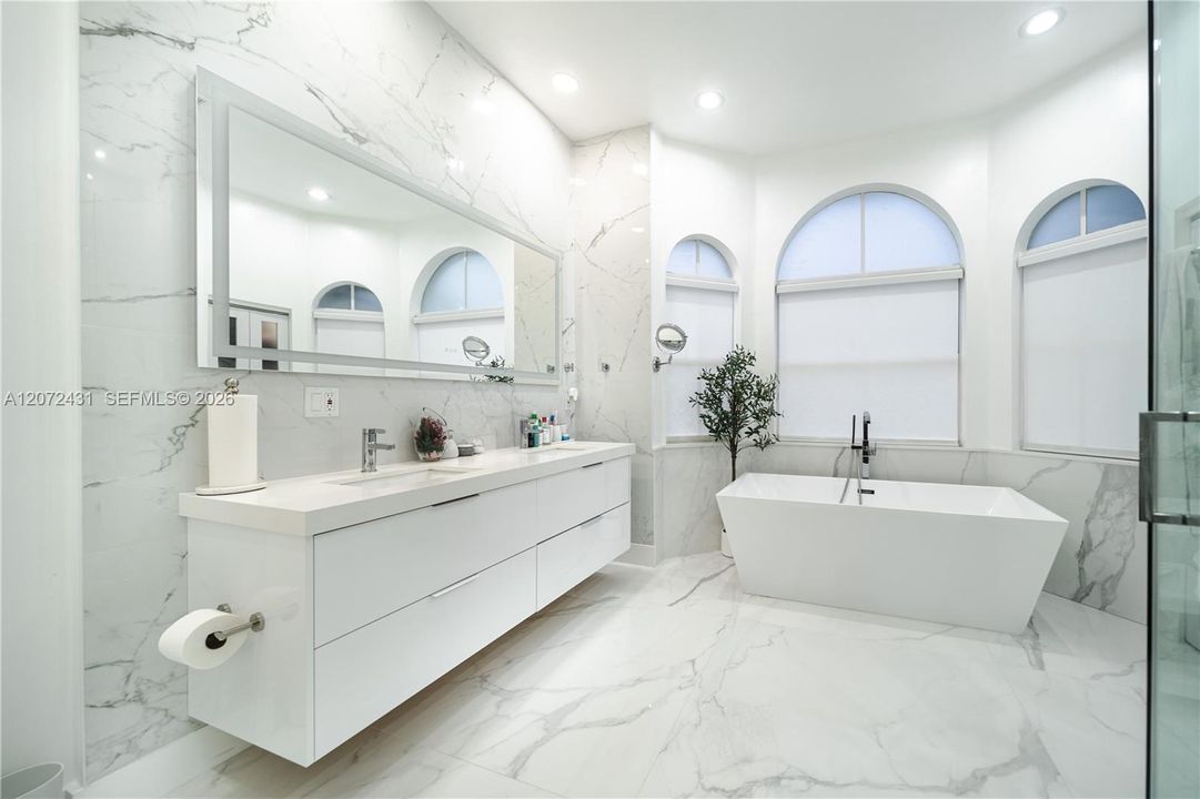For Sale: $899,000 (4 beds, 3 baths, 3184 Square Feet)