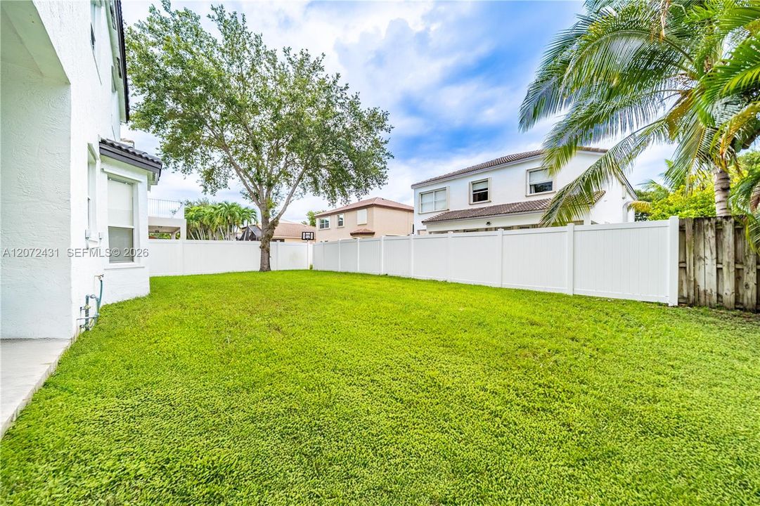 For Sale: $899,000 (4 beds, 3 baths, 3184 Square Feet)