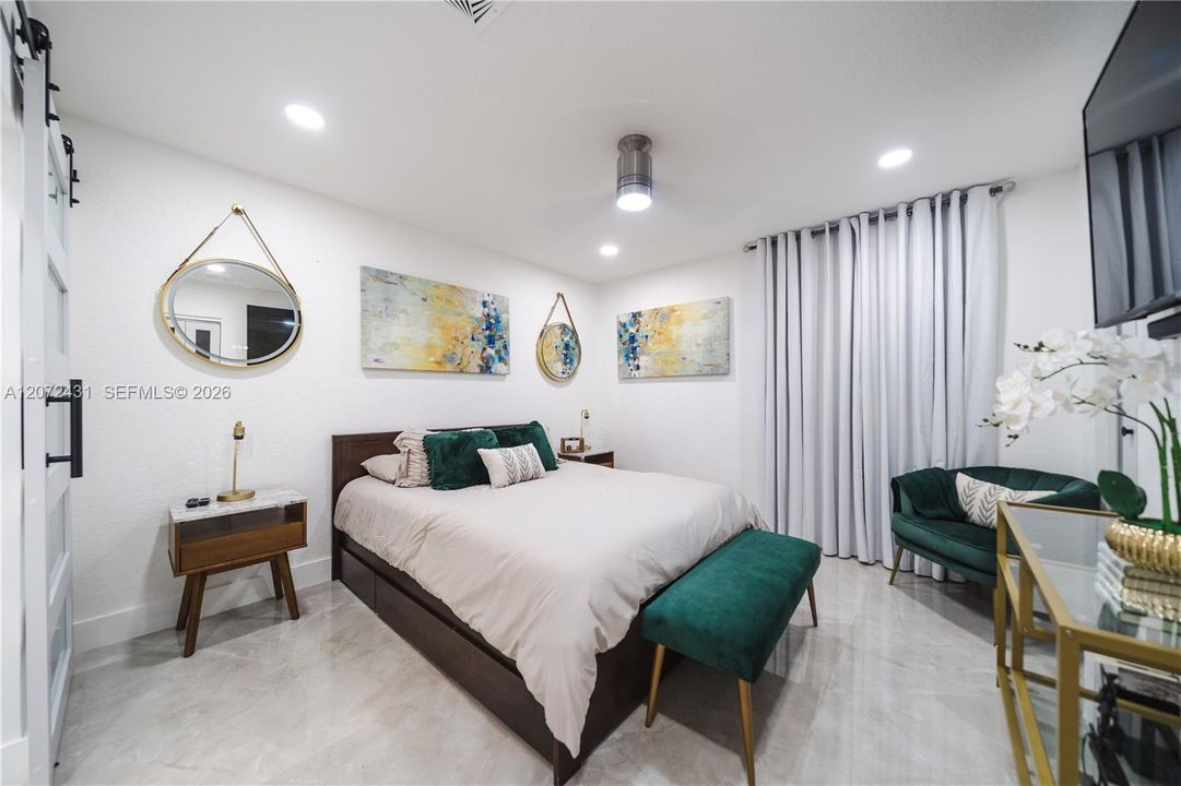 For Sale: $899,000 (4 beds, 3 baths, 3184 Square Feet)