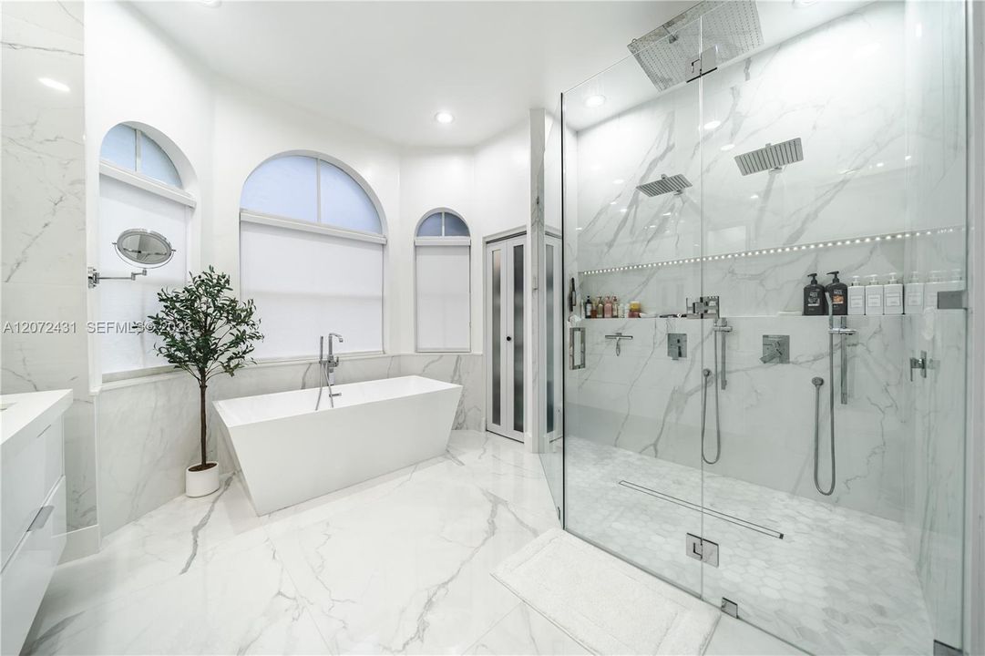 For Sale: $899,000 (4 beds, 3 baths, 3184 Square Feet)