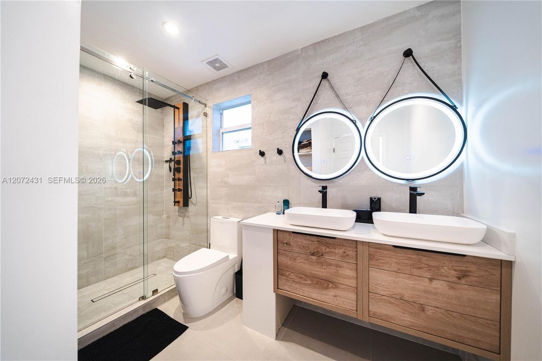 For Sale: $899,000 (4 beds, 3 baths, 3184 Square Feet)