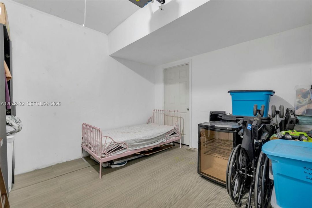 For Sale: $399,999 (2 beds, 2 baths, 1192 Square Feet)