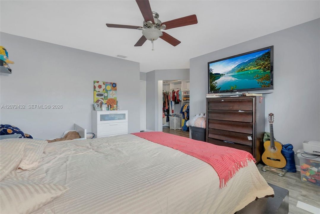 For Sale: $399,999 (2 beds, 2 baths, 1192 Square Feet)