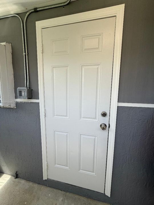For Rent: $1,600 (1 beds, 1 baths, 1621 Square Feet)