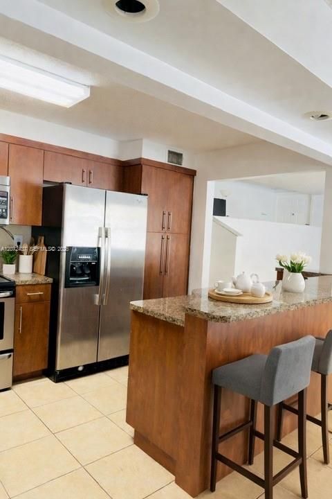 В аренду: $1,999 (2 спален, 2 ванн, 1100 Квадратных фут)
