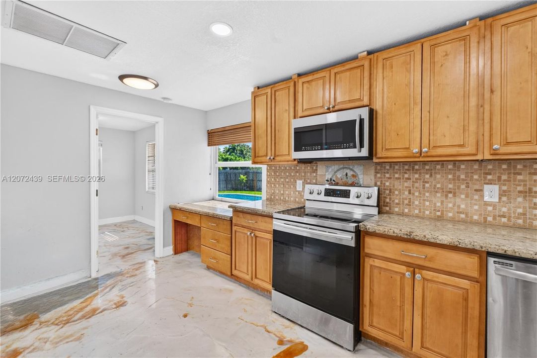 For Sale: $575,000 (4 beds, 2 baths, 2102 Square Feet)