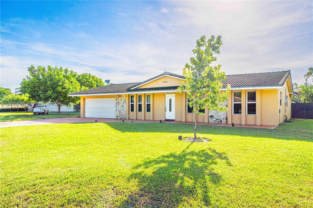 For Sale: $575,000 (4 beds, 2 baths, 2102 Square Feet)