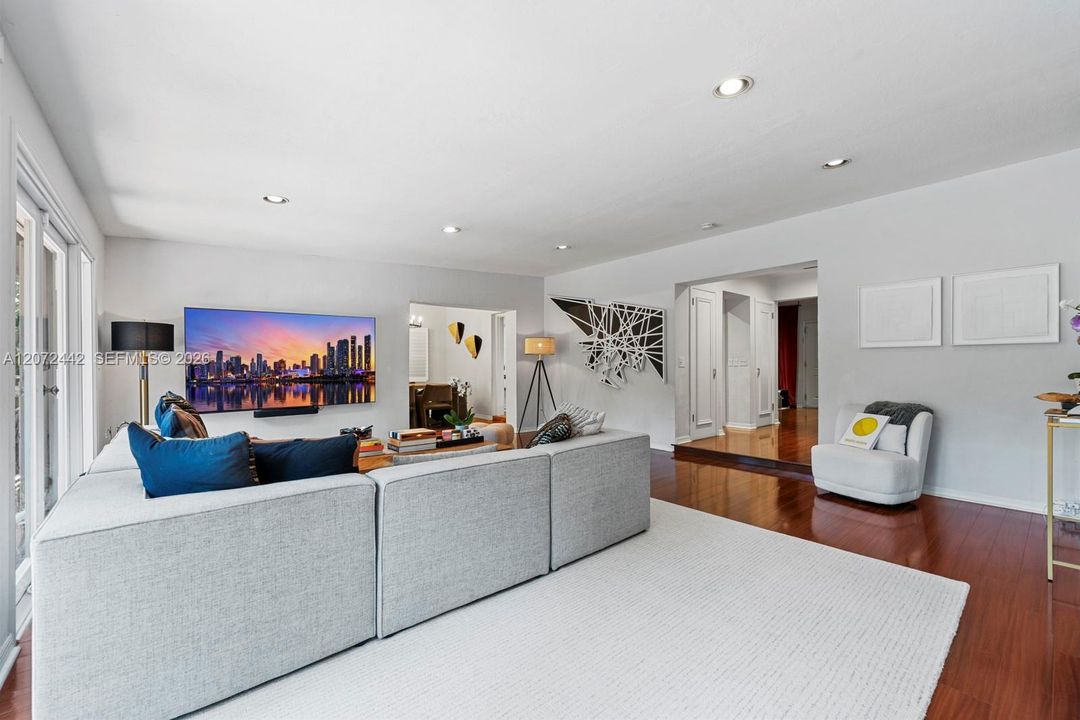 For Sale: $2,750,000 (4 beds, 3 baths, 1981 Square Feet)