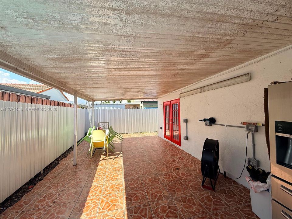 For Rent: $3,800 (4 beds, 2 baths, 1414 Square Feet)