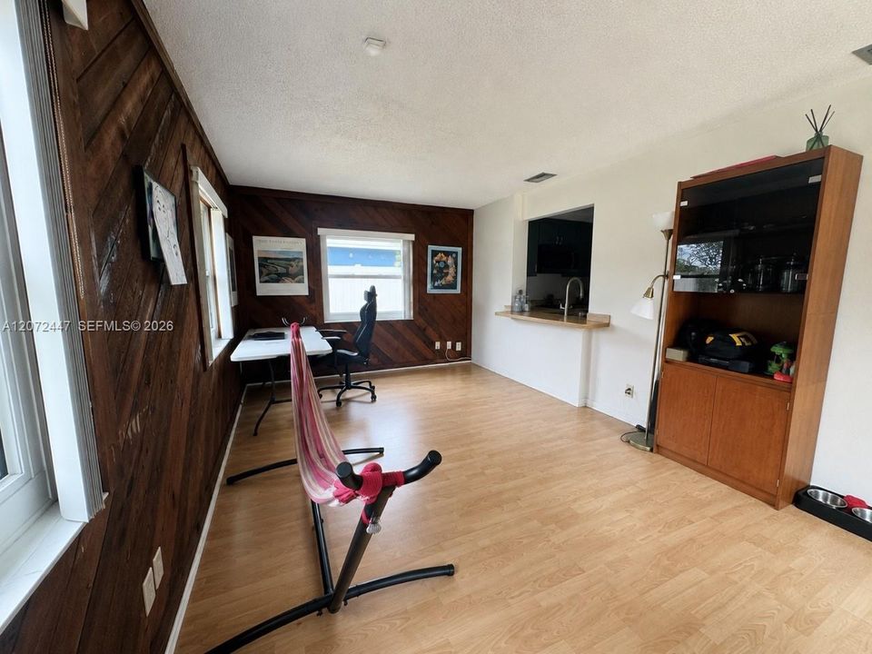 En Venta: $435,000 (2 camas, 2 baños, 1455 Pies cuadrados)