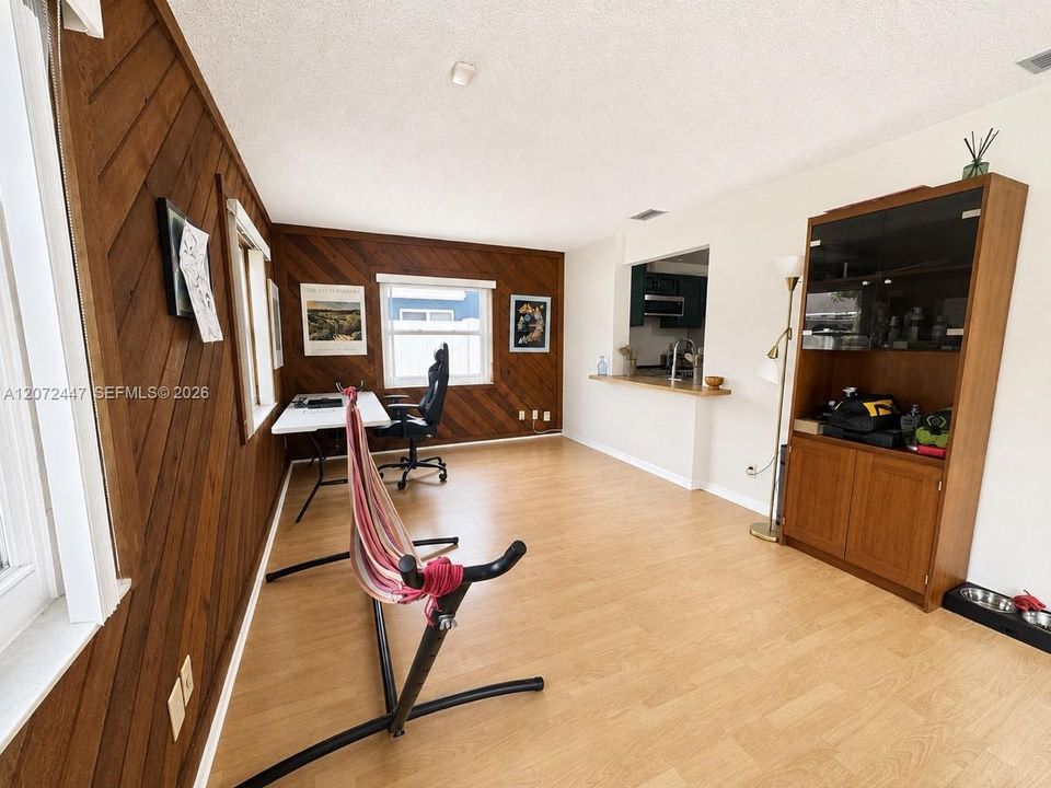 En Venta: $435,000 (2 camas, 2 baños, 1455 Pies cuadrados)