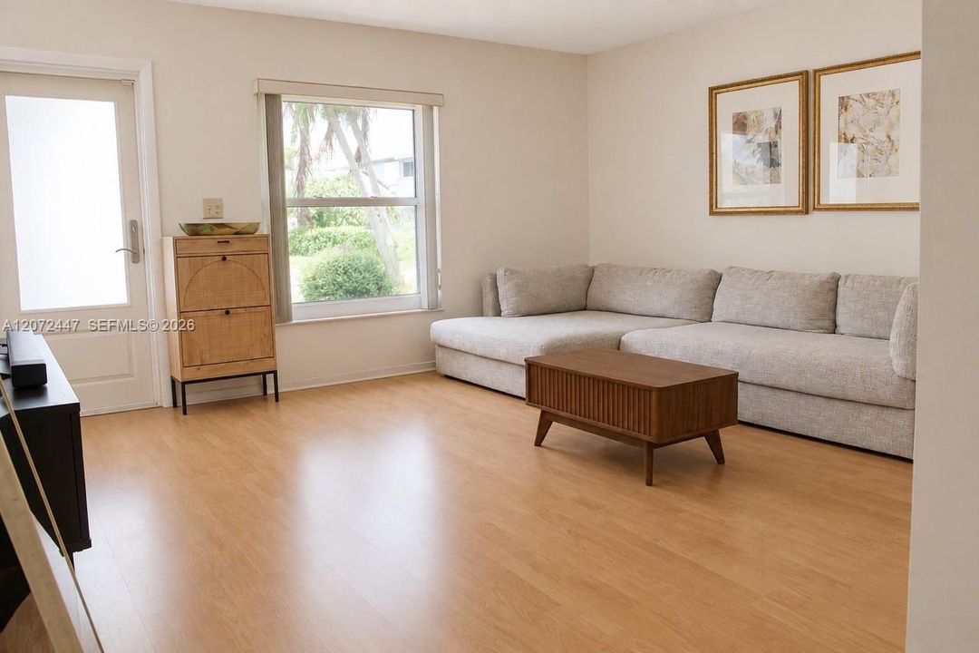 En Venta: $435,000 (2 camas, 2 baños, 1455 Pies cuadrados)