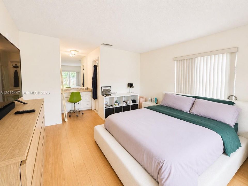 En Venta: $435,000 (2 camas, 2 baños, 1455 Pies cuadrados)