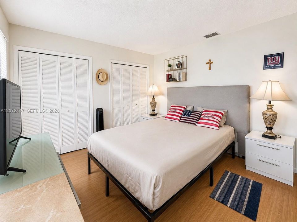 En Venta: $435,000 (2 camas, 2 baños, 1455 Pies cuadrados)
