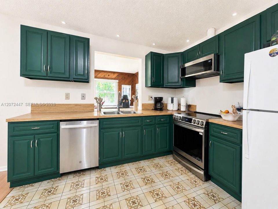 En Venta: $435,000 (2 camas, 2 baños, 1455 Pies cuadrados)