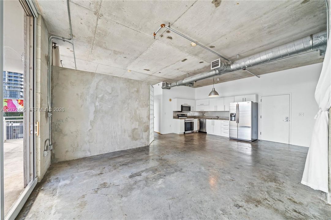 For Sale: $519,000 (2 beds, 2 baths, 963 Square Feet)