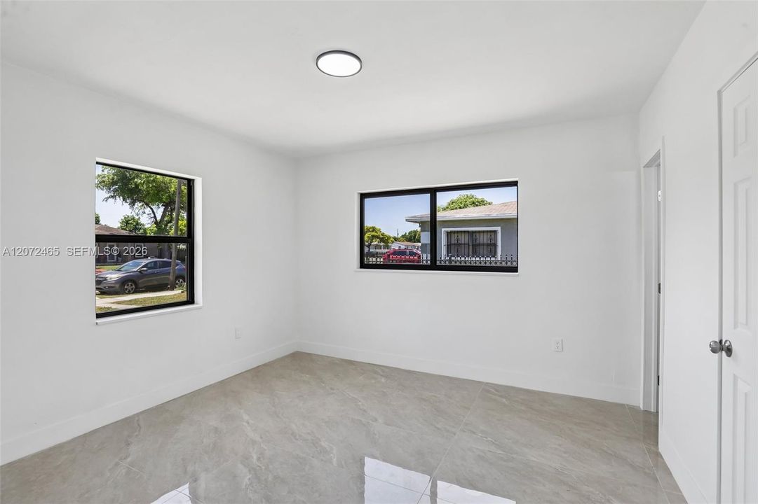 For Sale: $575,000 (3 beds, 2 baths, 1192 Square Feet)