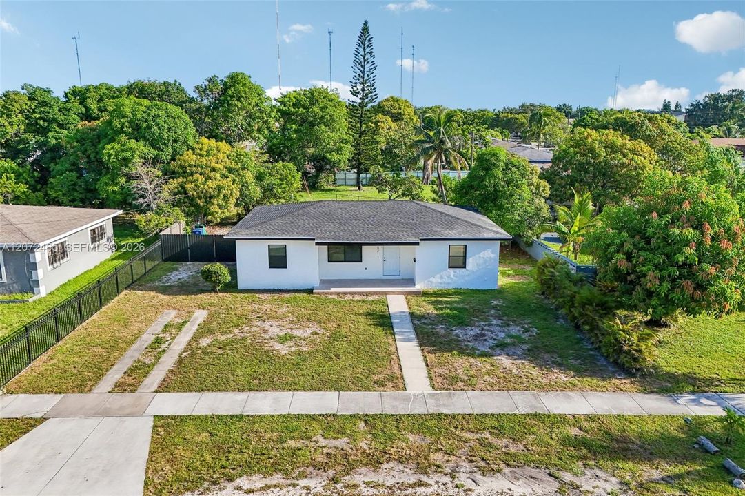 For Sale: $575,000 (3 beds, 2 baths, 1192 Square Feet)